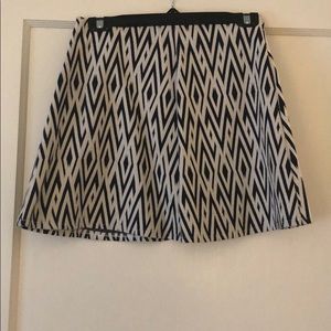 Geometric pattern stretch skirt